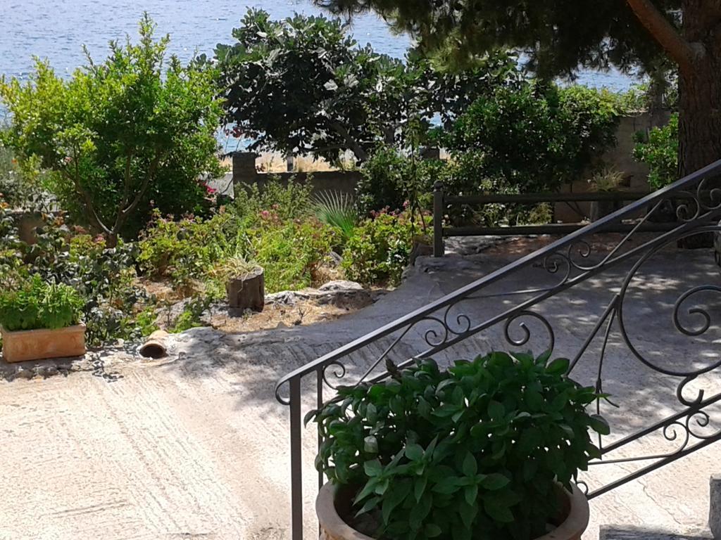 Niriides Apartment Galaxidi Bagian luar foto