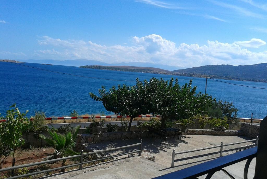 Niriides Apartment Galaxidi Ruang foto