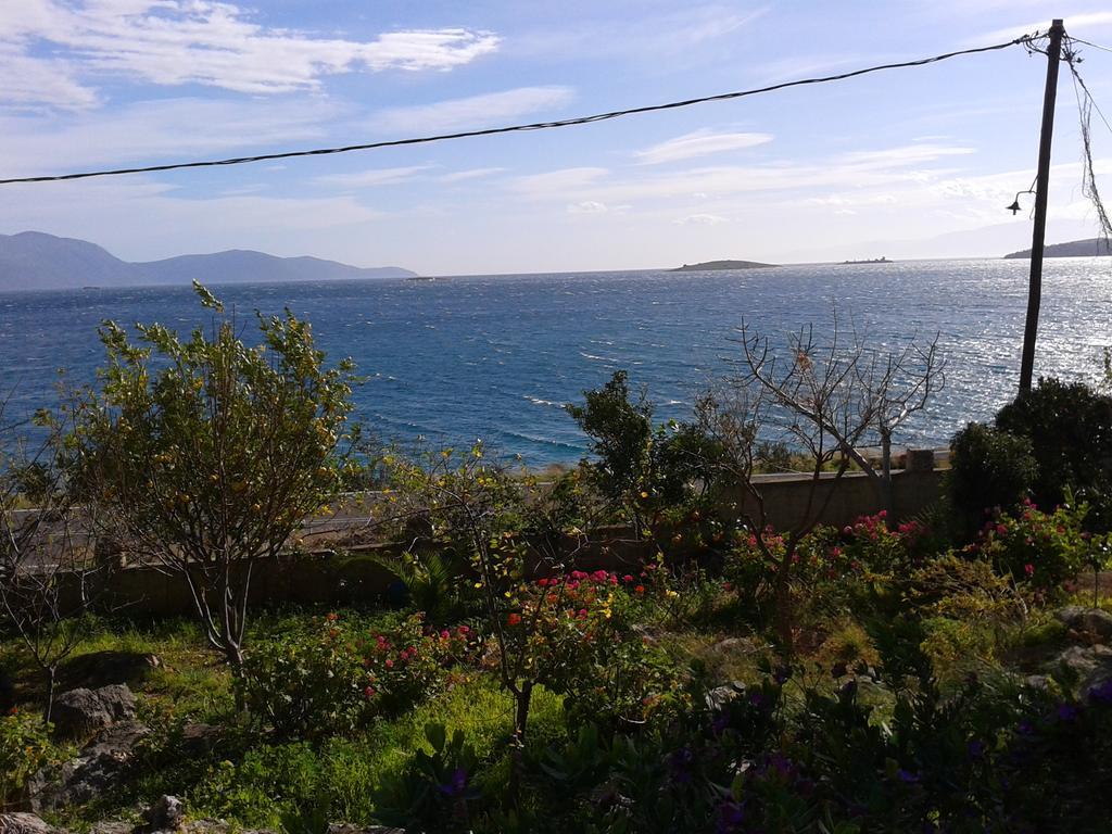 Niriides Apartment Galaxidi Ruang foto