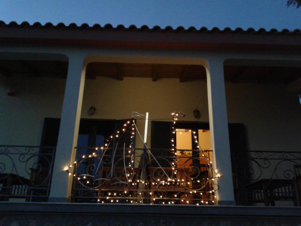 Niriides Apartment Galaxidi Bagian luar foto