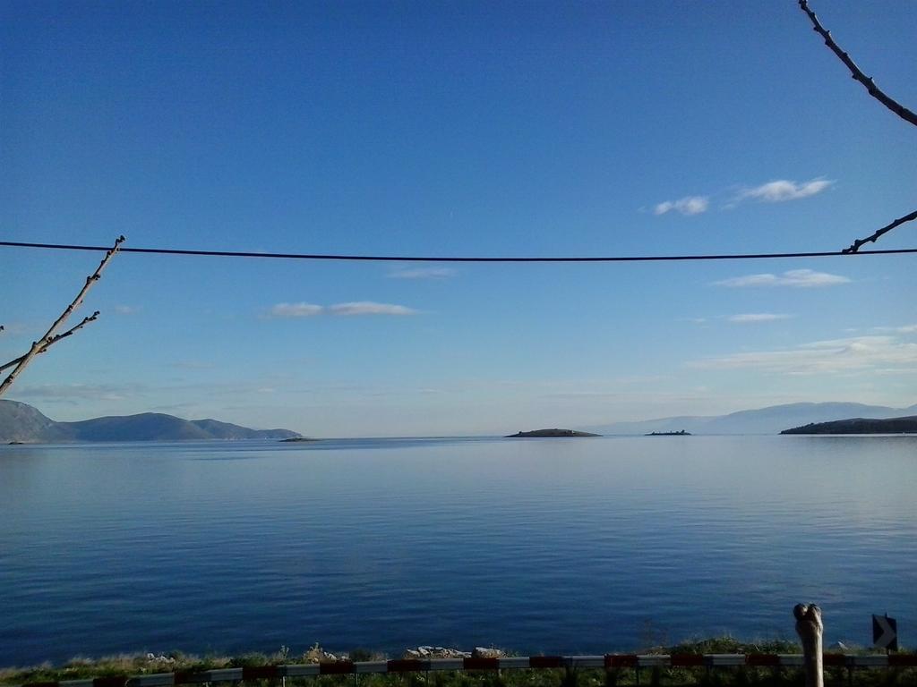 Niriides Apartment Galaxidi Bagian luar foto