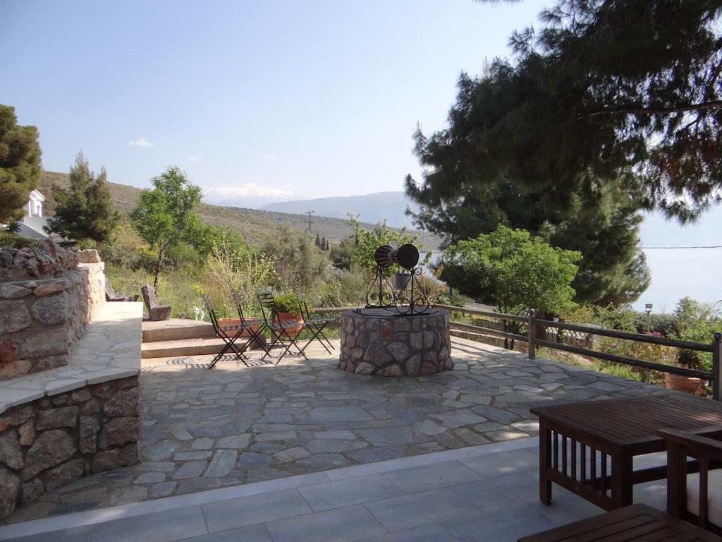 Niriides Apartment Galaxidi Bagian luar foto