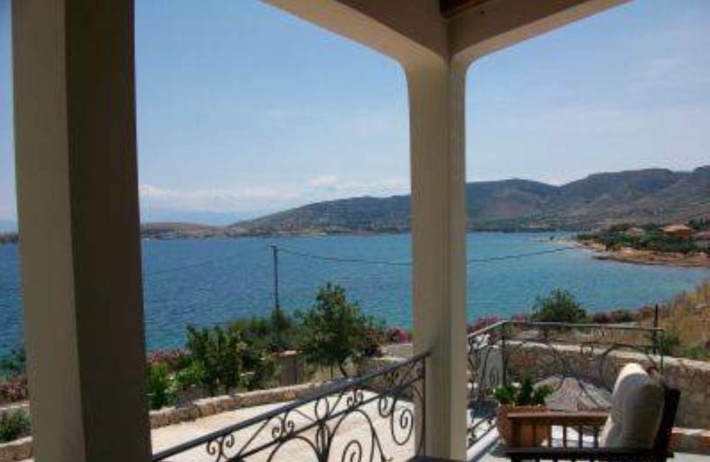 Niriides Apartment Galaxidi Ruang foto