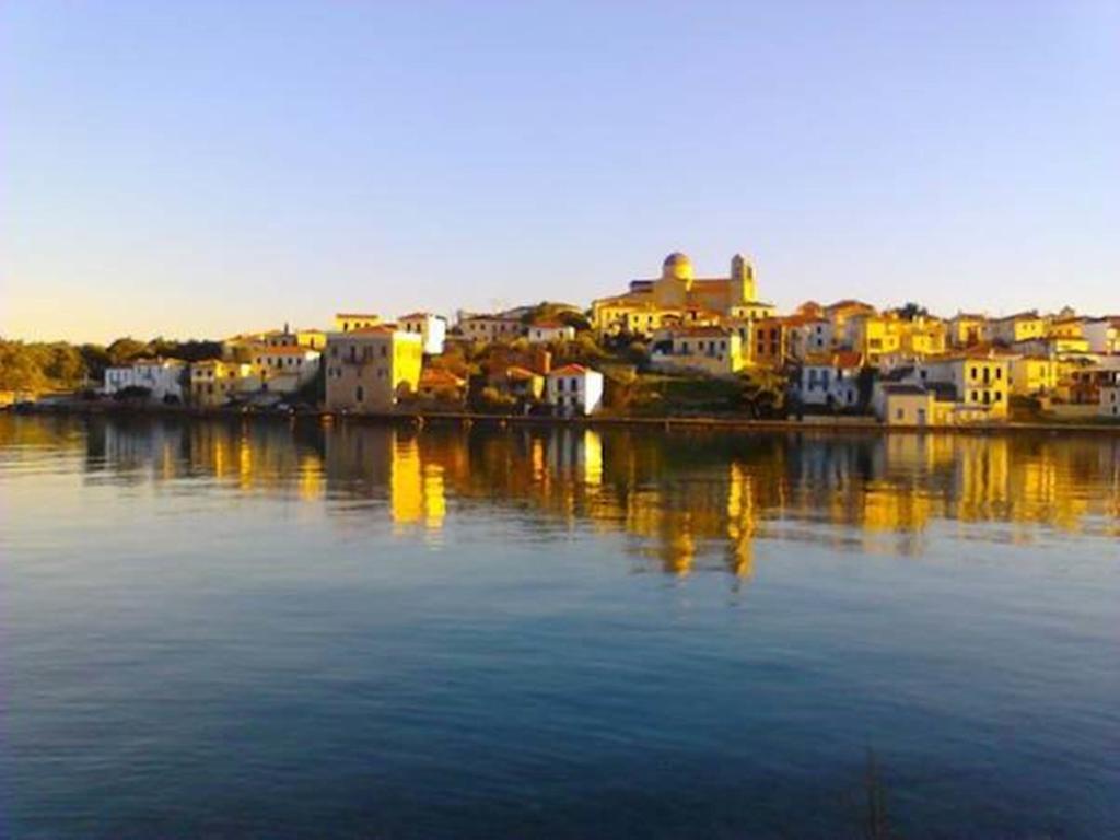 Niriides Apartment Galaxidi Bagian luar foto