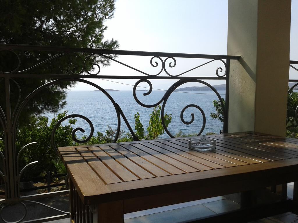Niriides Apartment Galaxidi Bagian luar foto