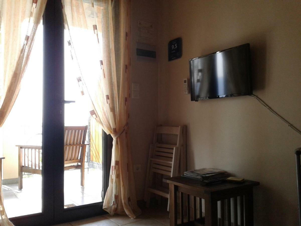 Niriides Apartment Galaxidi Bagian luar foto